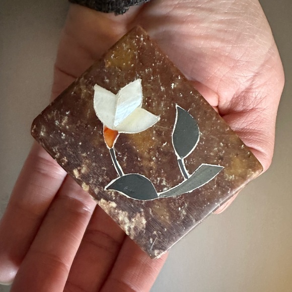 Small Stone Mother of pearl inlay flower jewelry Ring Holder vintage gift box - Picture 5 of 11